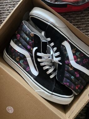 Vans Men Black Floral High-Top Sneakers with White Stripe and Multicolor Flowers